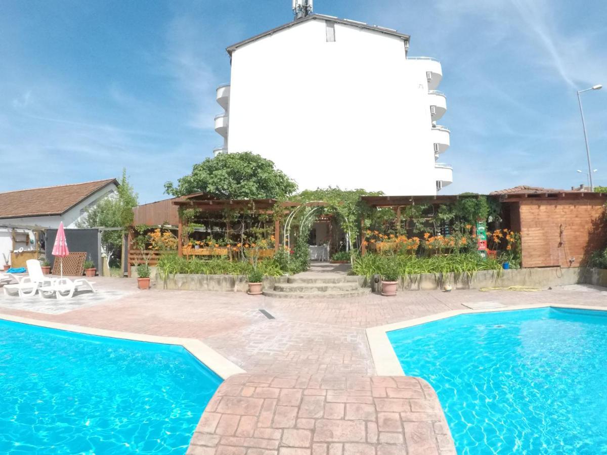 Alba Family Club Hotel Primorsko Eksteriør billede